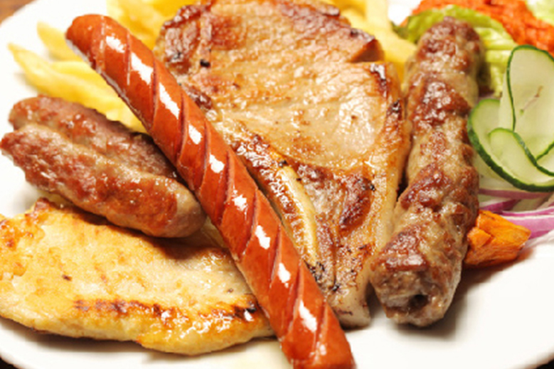 Miješano meso s pomfritom